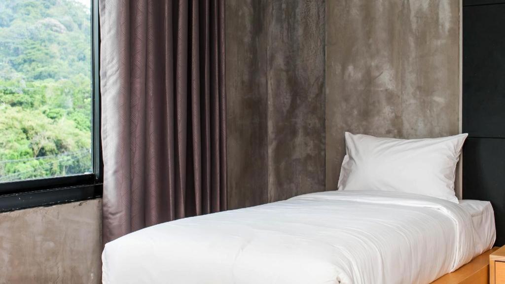 B2 Phuket Boutique & Budget Hotel Exteriör bild